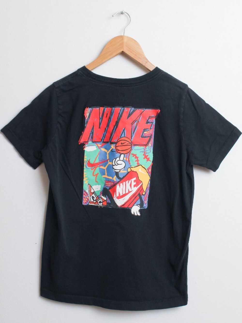 Nike Shirt Boys XL Black Graphic Tee